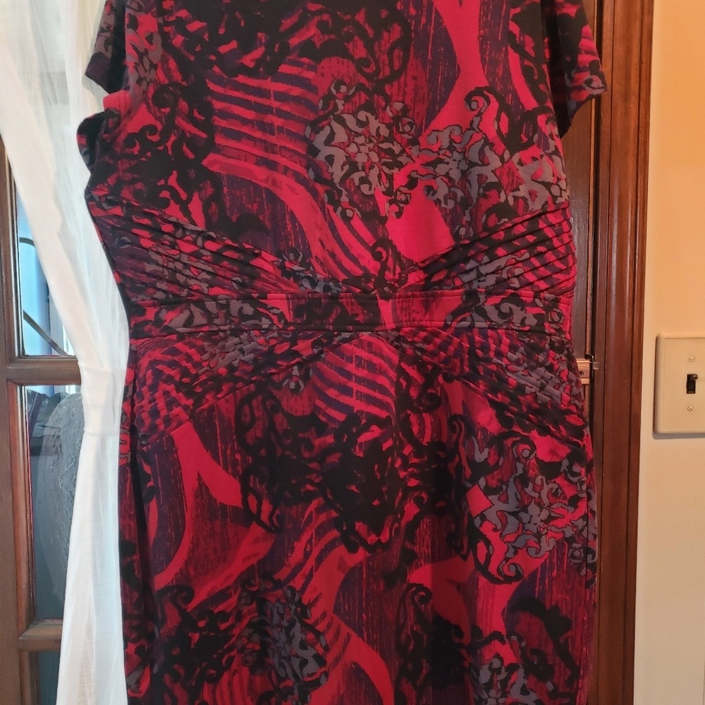 ELLEN TRACY red and black dress